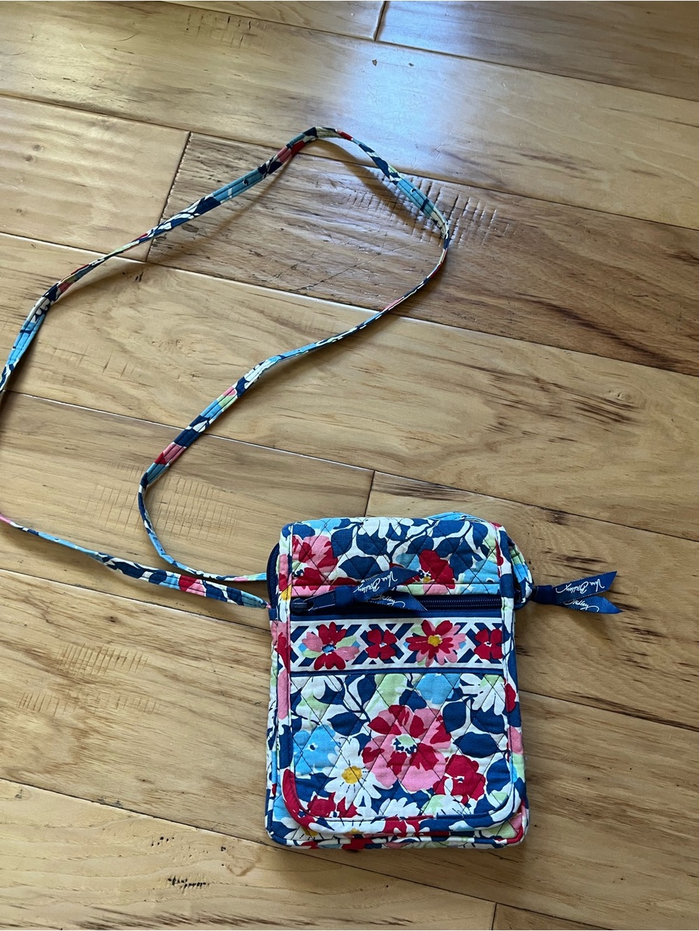 Vera Bradley Crossbody Hipster “Summer Cottage”